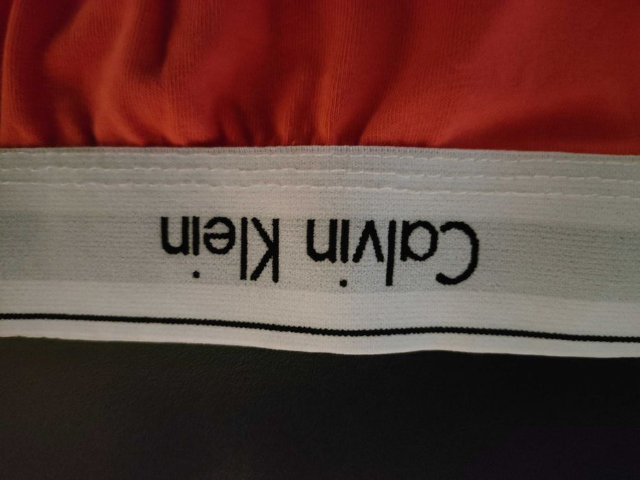 świetne stringi CALVIN KLEIN