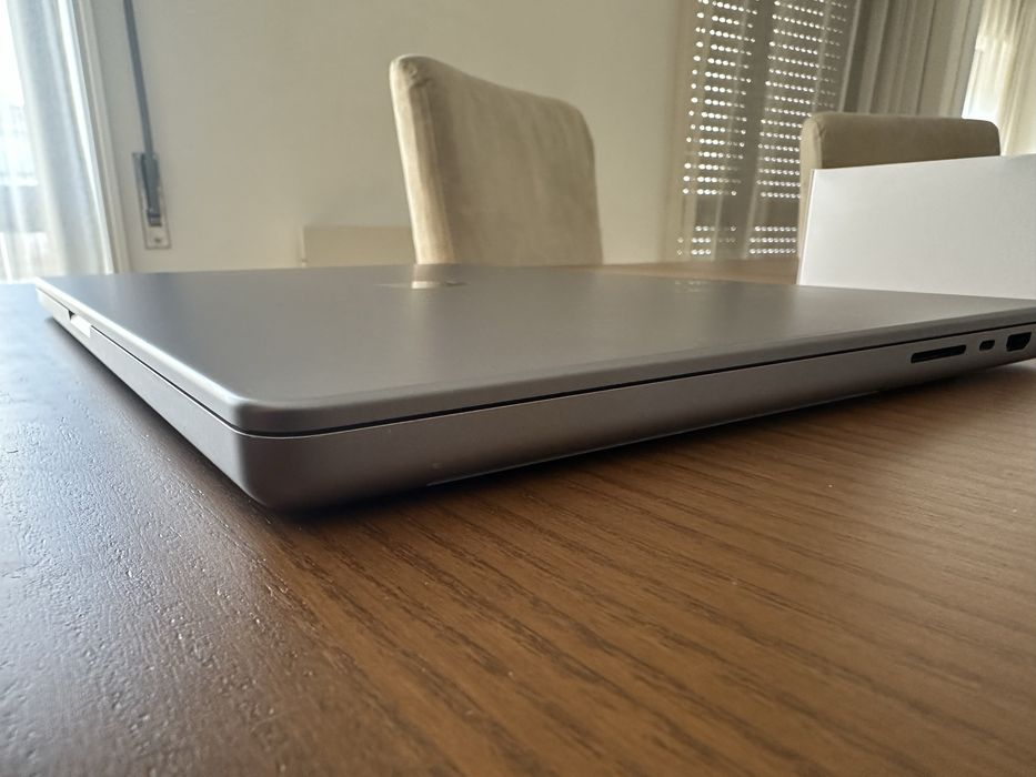 Apple MacBook Pro M2 Pro 16 polegadas