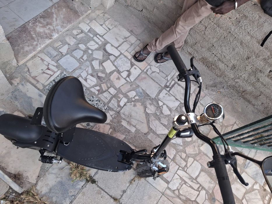 Vendo trotinete elétrica tinytom com carregador