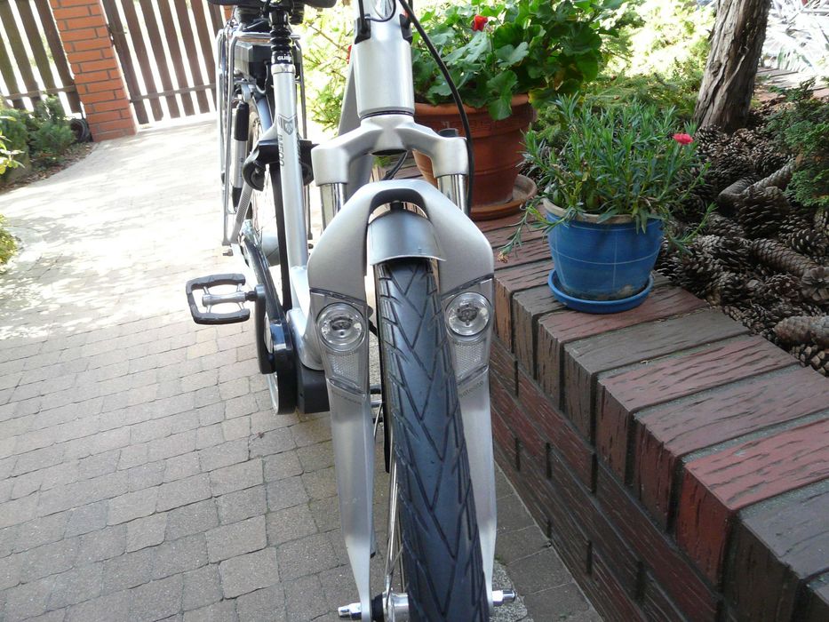 Rower elektryczny TREK LM500+,28"/50 central  Shimano-ładny sprawny