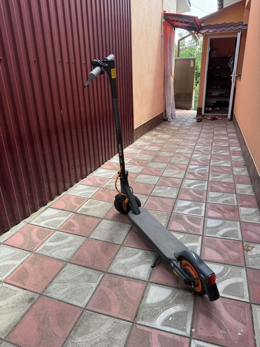 Продам Xiaomi Mi Electric Scooter 4 GO
Електросамокат Xiaomi Electric