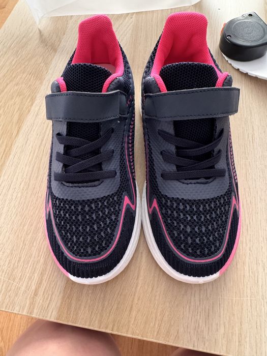 Adidasy nowe dziewczęce z białą  podeszwą do szkoły r 32