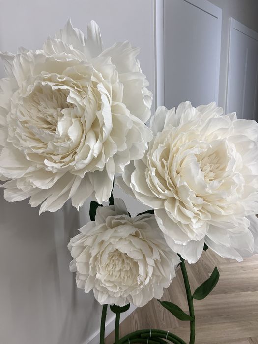 Kwiaty giganty peonie dekoracje urodziny sluby