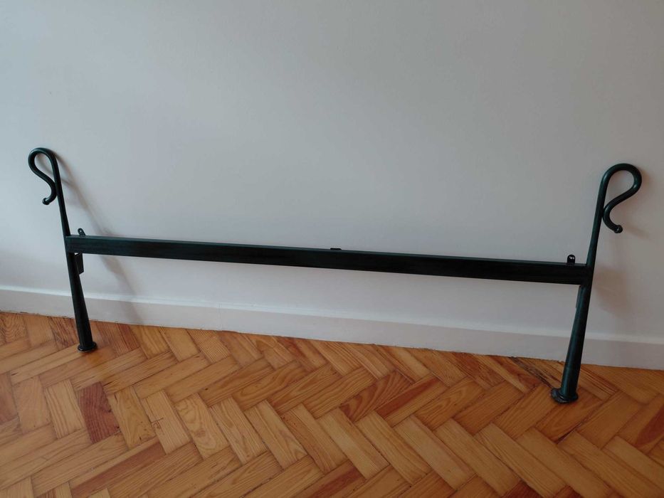 Cama estilosa com colchão