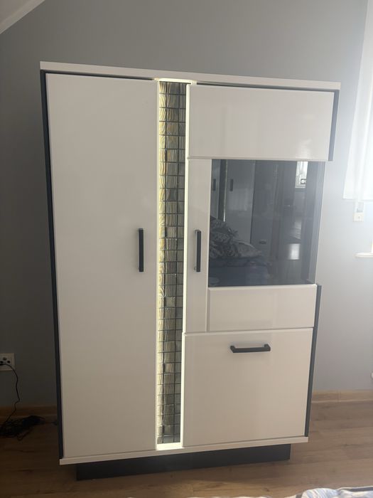 Biały Zestaw meblowy z podświetleniem led