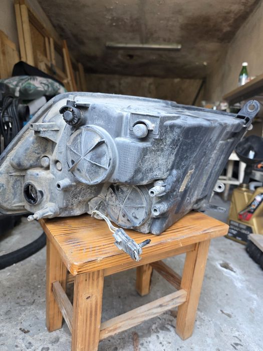 Ram 1500 Lampa lewa i prawa