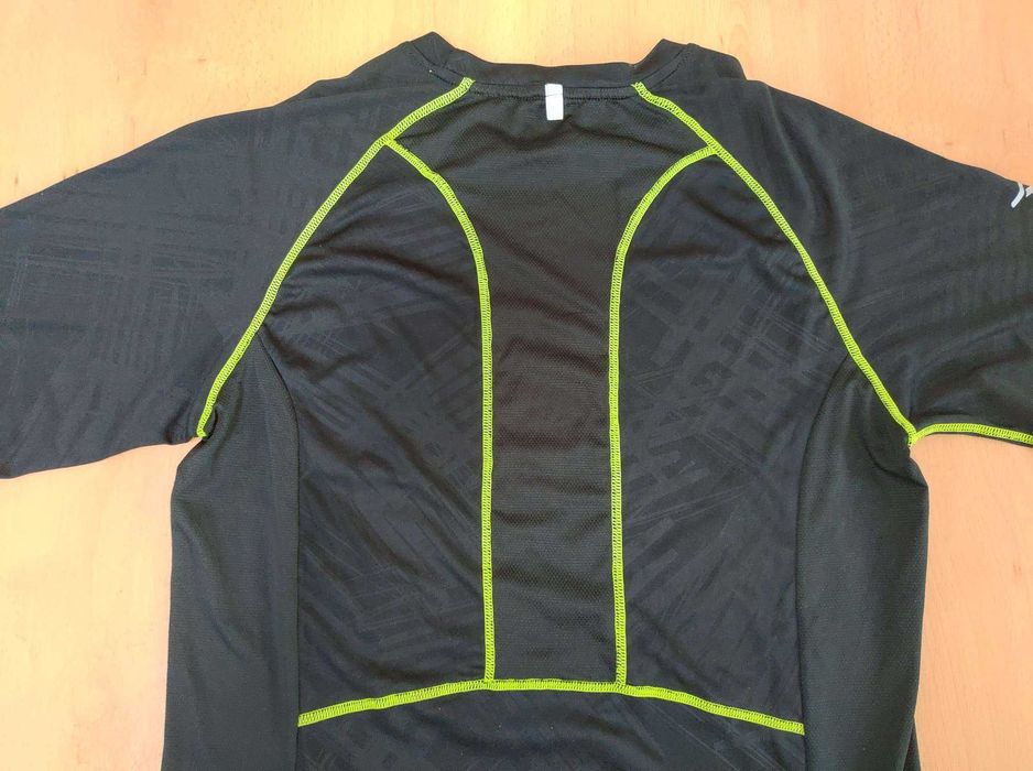 Camisola running Outpace tamanho M de manga comprida