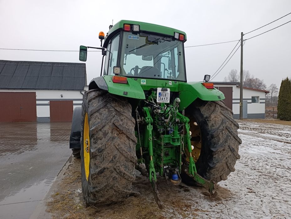 Ciągnik John Deere 7810