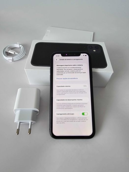 Iphone 11 64gb.  Muito bom.