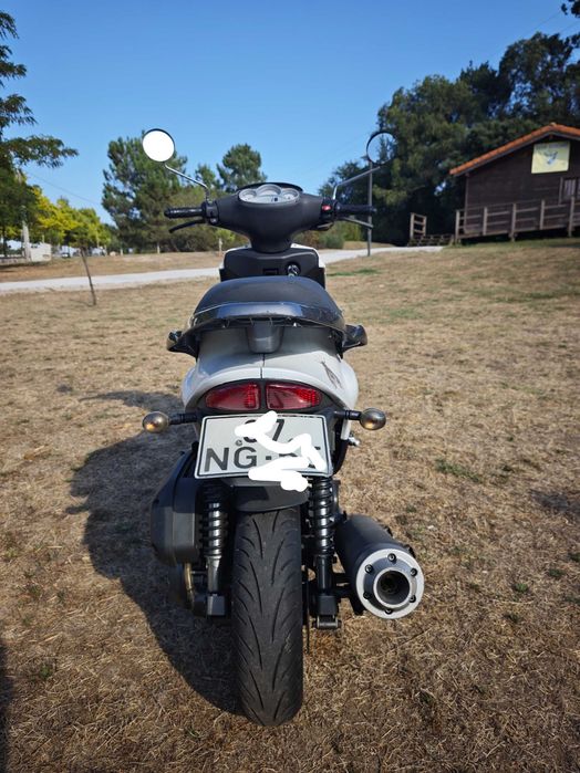 Moto scooter Benelli