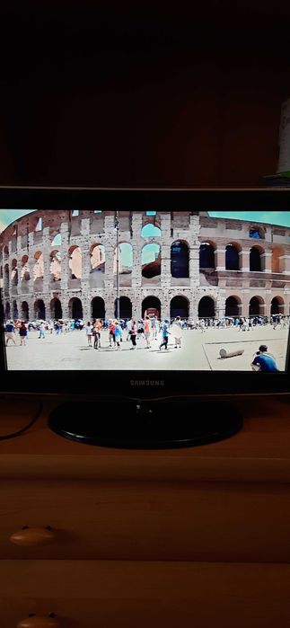 Продаю телевизор Samsung  LE19D450G1W