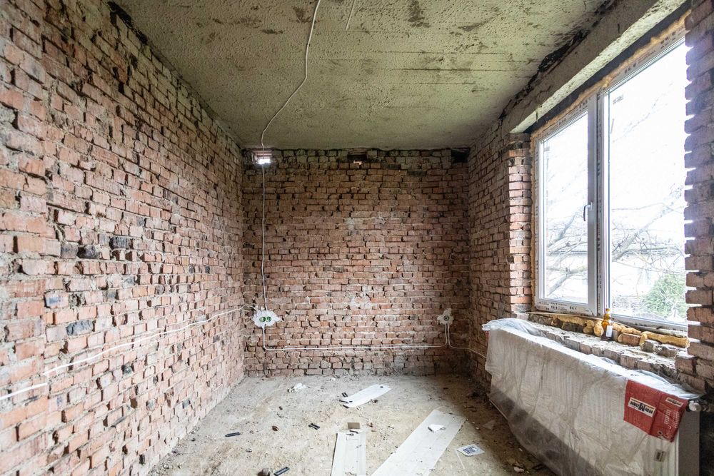 Продається цегляний будинок загальною площею 205 м² у селі Черніїв.