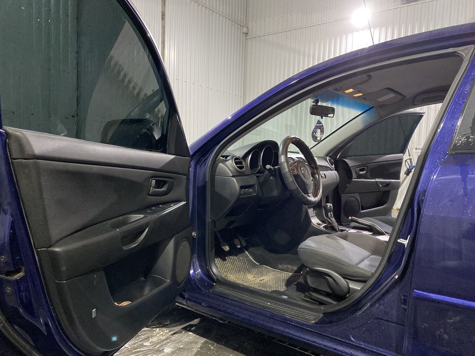 Продам авто Мазда 3