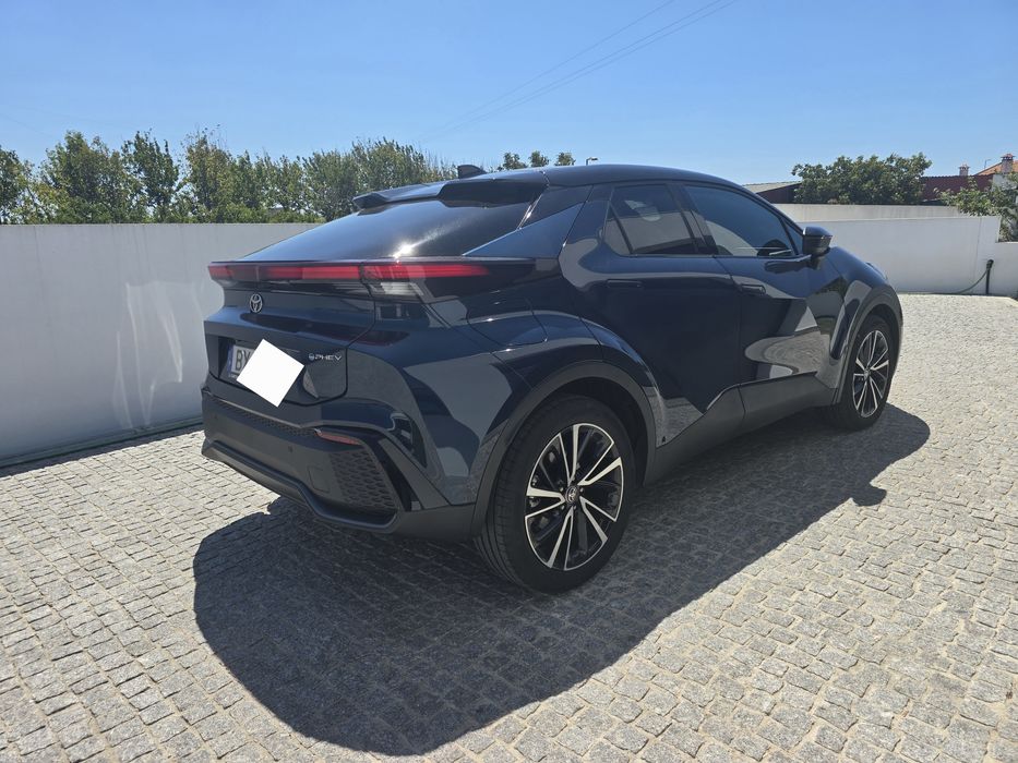 Toyota C-HR 2.0 Plug-In Lounge - IVA Dedutível