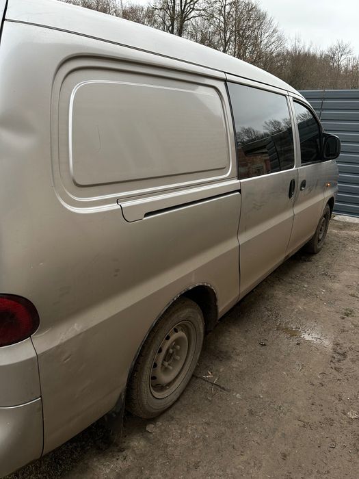 Hyundai h200 2.5 2003