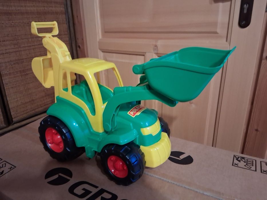 Traktor - koparka  marki WADER,  duża , 50 cm, stan bardzo dobry