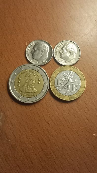 Vendo estás 4 moedas raras por 350euros entrego em mão