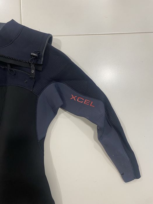 Fato Surf Xcel PHOENIX 4/3MM Black/Graphite/Black