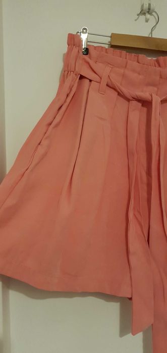 Szorty z EcoVero Szorty typu paperbag Wiskoza Wysoki stan, nowe, r.44