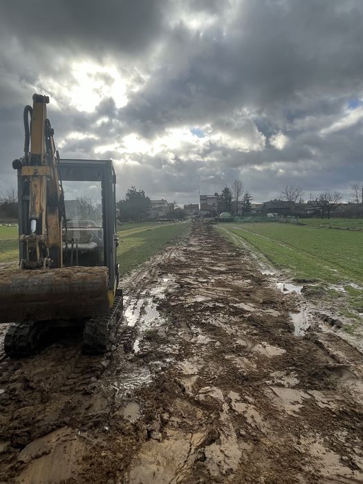 Uslugi minikoparka , koparka ,  kopanie fundamety , szamba .