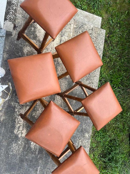 Conjunto de 6 bancos de madeira