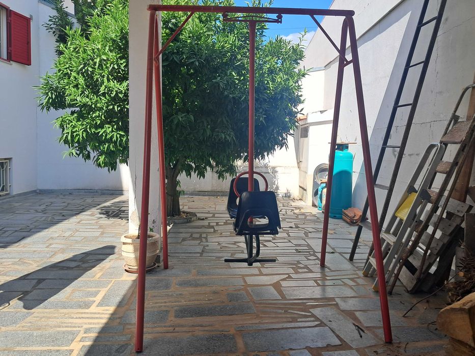 Baloiço duplo de metal para crianças