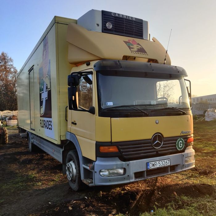 Mercedes-benz atego 2003, kontener, winda, chłodnia.