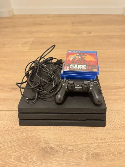 PlayStation 4 + 4 jogos