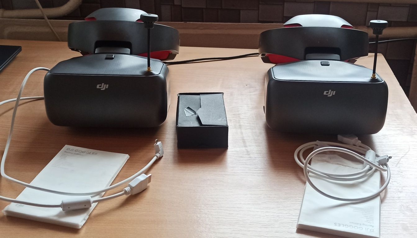 DJI. DJI Goggles Racing Edition. 10 000 .