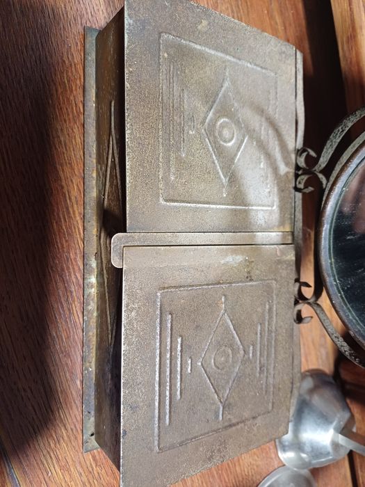 Miedziana Szkatułka z lusterkiem PRL-u staroć zabytek