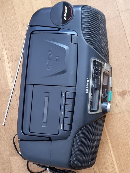 Radiomagnetofon CD SHARP