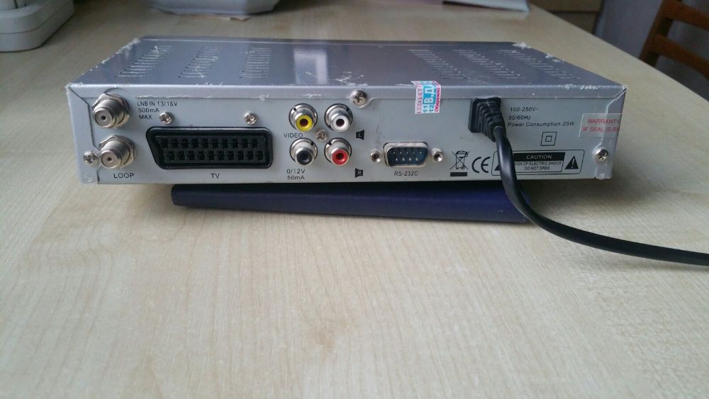 Антена супутникова + тюнер+головки на 2 телевізора