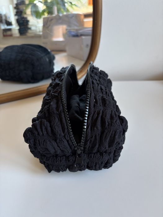 handmade kosmetyczja pudelkowa czarna pikowana