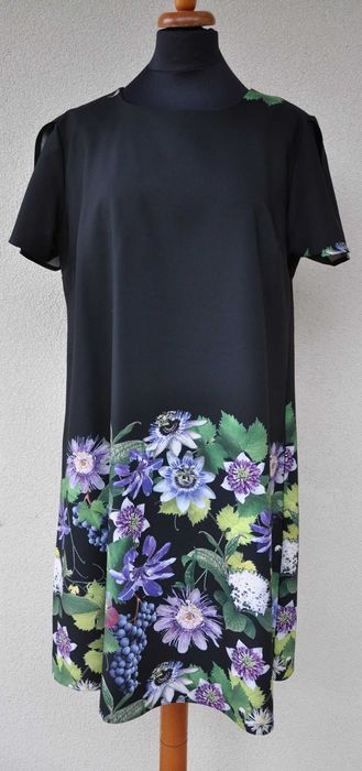 146 Sukienka na komunię w kwiaty trapezowa r 46/48 XXXL jak NOWA