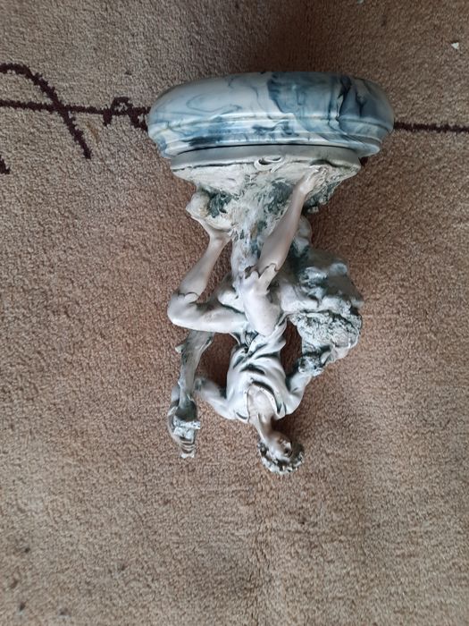 Estátua decorativa antiga