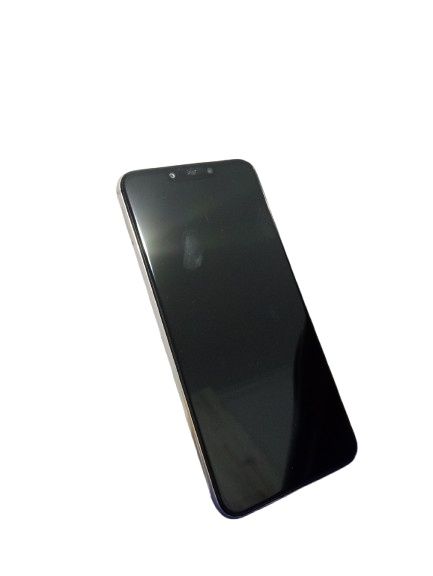 Huawei Mate 20 Lite com a traseira partida