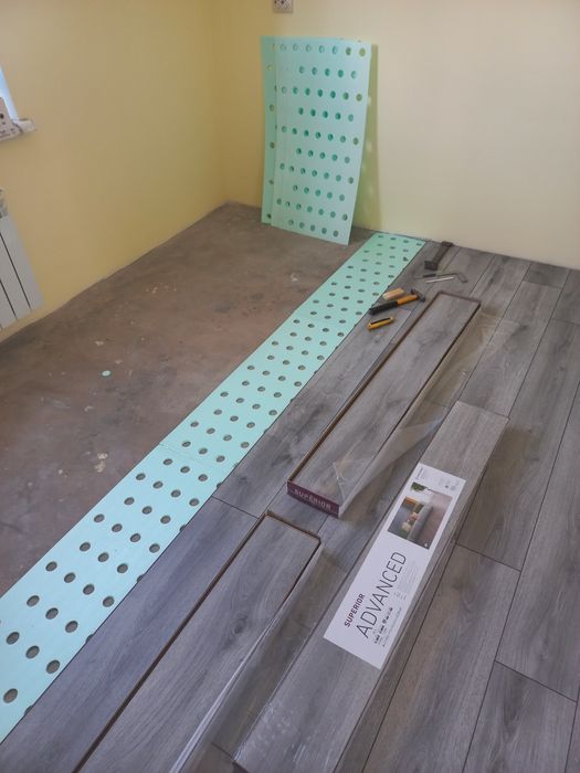 Укладка ламината, настил линолеума, ковролина плинтуса. Поклейка обоев