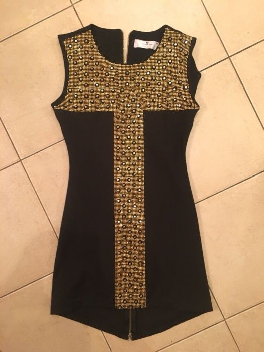 Платье в железных стразах