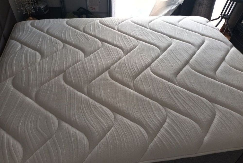 Cama completa com arrumação