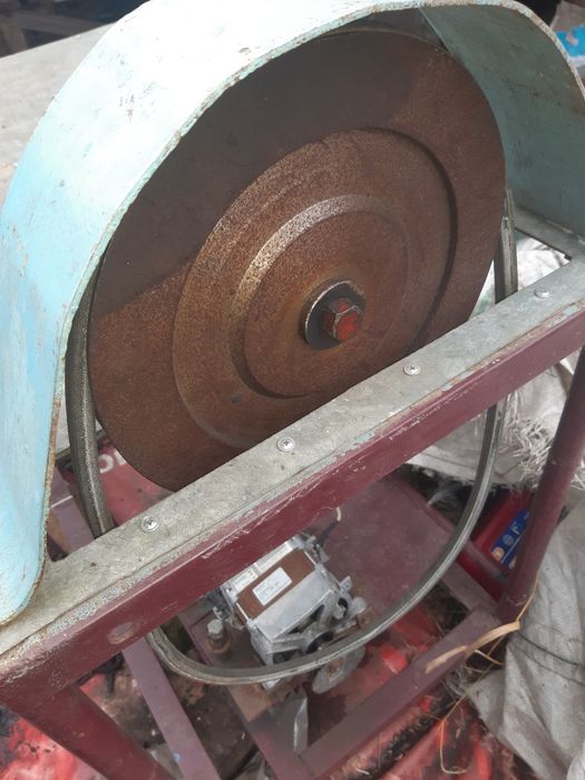 Дровокол                      .