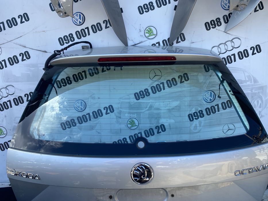 Скло в ляду Багажника  Skoda Oktavia A7 Шкода Октавія А7 Scoda Octavia