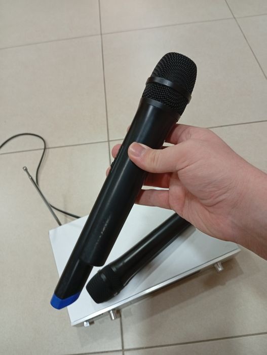 Microfone sem fios Karaoke semi-profisional