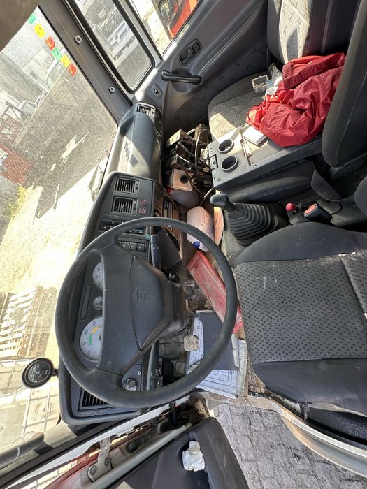 Cabine Nissan Atleon para peças