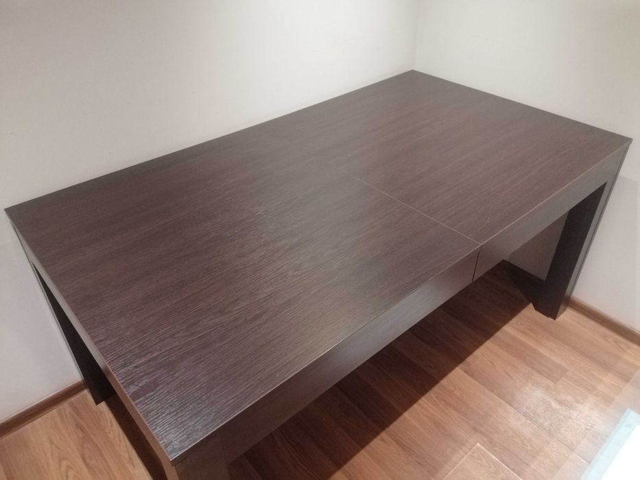 Stół rozkladany do salonu