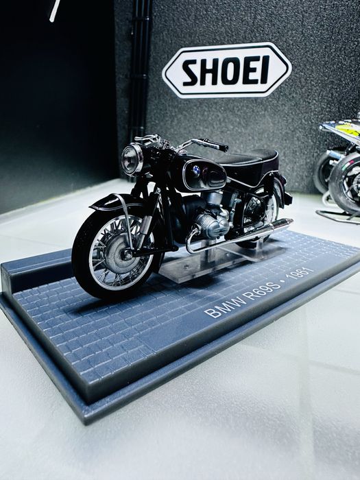 Miniatura BMW R69S de 1961 Escala 1/24 made by IXO