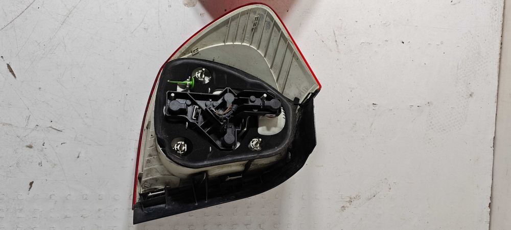BMW SERIA 3 E90 2006 ROK Lewa i Prawa Lampa lewy i prawy tył