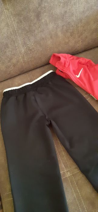 Спортивний костюм на дівчинку