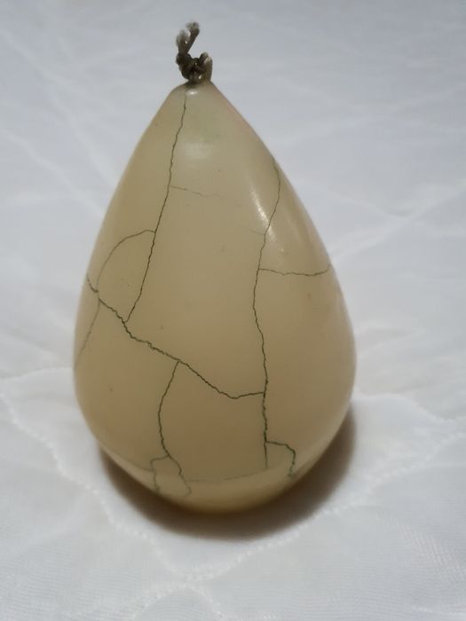 Vela com linhas modernas