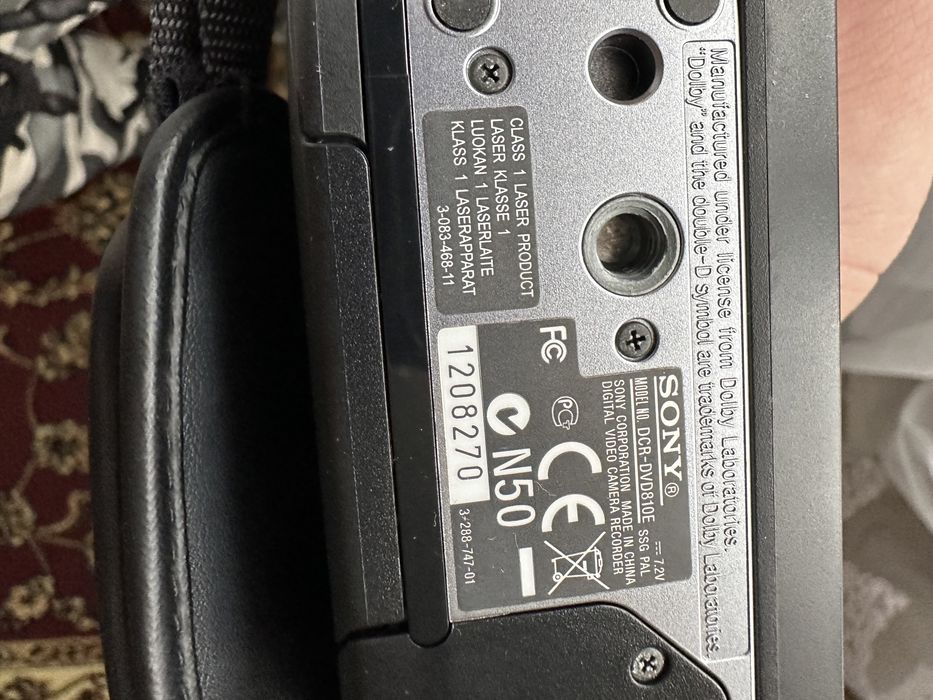 Продам DVD гибридную камеру Sony D-810E