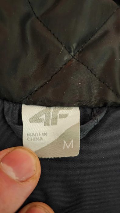 Zimowa kurtka damska 4F, z kapturem, rozmiar M